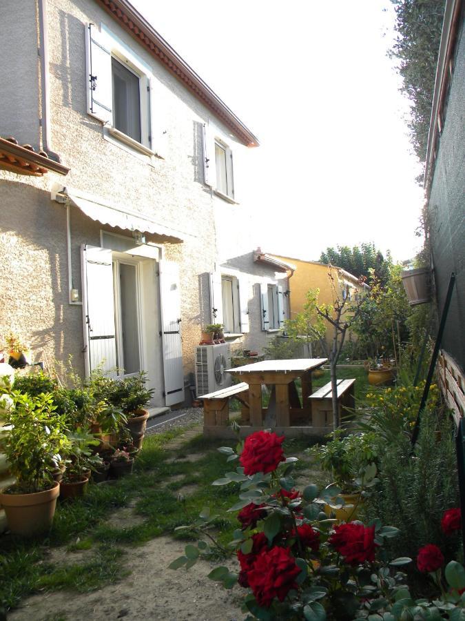 Chez Patrick Roujan Bed and Breakfast Buitenkant foto